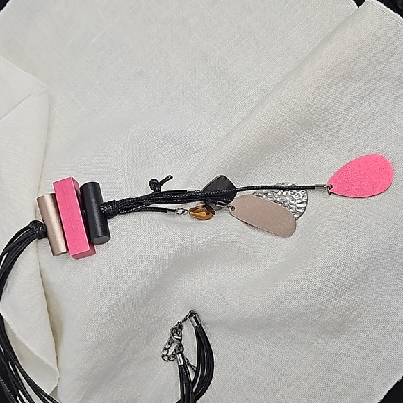 BOHO STYLE MULTI-METAL DESIGNED NECKLACE - Picture 2 of 8